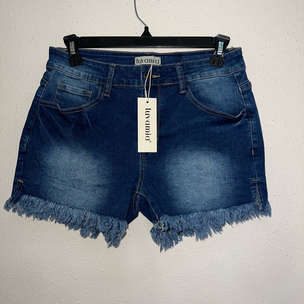 Luvamia‎ - Picture 2 of 7